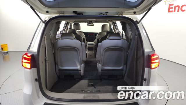 Kia Canival 2019 — photo 24