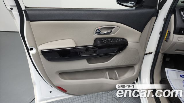 Kia Canival 2019 — photo 15