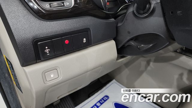 Kia Canival 2019 — photo 28