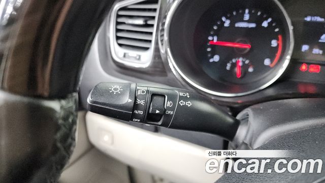 Kia Canival 2019 — photo 30