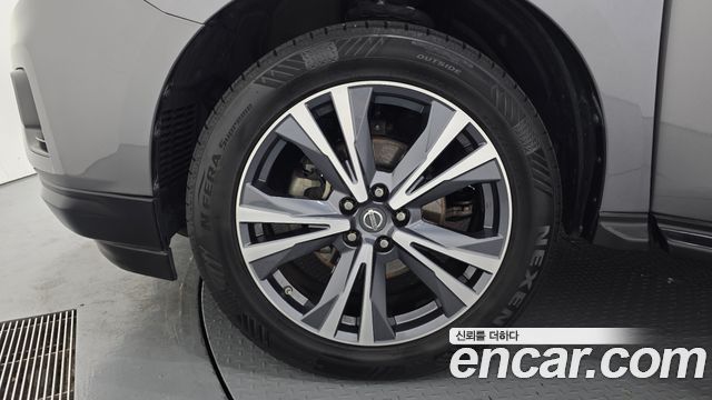 Nissan Pathfinder 2017 — photo 5