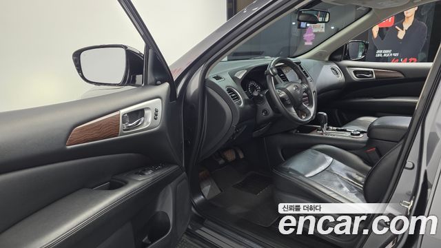 Nissan Pathfinder 2017 — photo 10