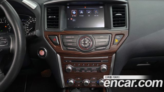 Nissan Pathfinder 2017 — photo 15