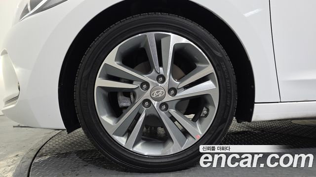 Hyundai AVANTE 2016 — photo 5