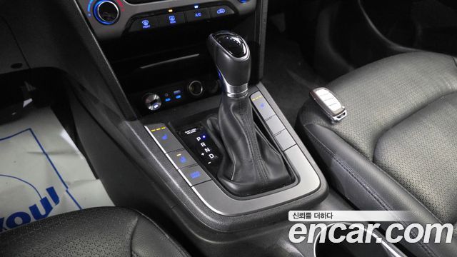 Hyundai AVANTE 2016 — photo 9