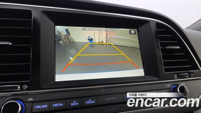 Hyundai AVANTE 2016 — photo 17