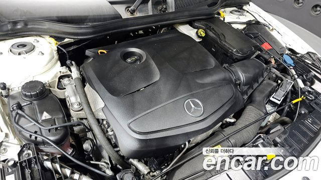Mercedes-Benz GLA-Class 2018 — photo 6