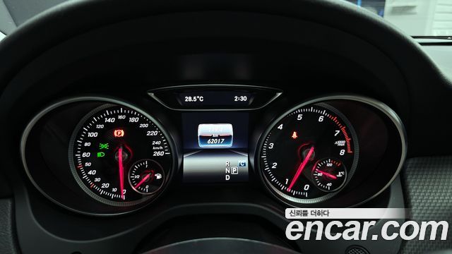 Mercedes-Benz GLA-Class 2018 — photo 11