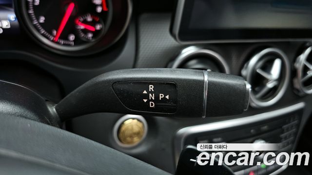 Mercedes-Benz GLA-Class 2018 — photo 12
