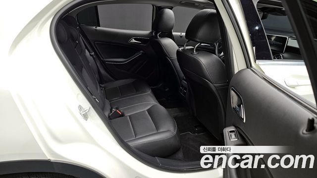 Mercedes-Benz GLA-Class 2018 — photo 17