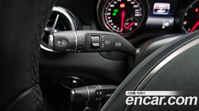 Mercedes-Benz GLA-Class 2018 — photo 22