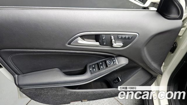 Mercedes-Benz GLA-Class 2018 — photo 14