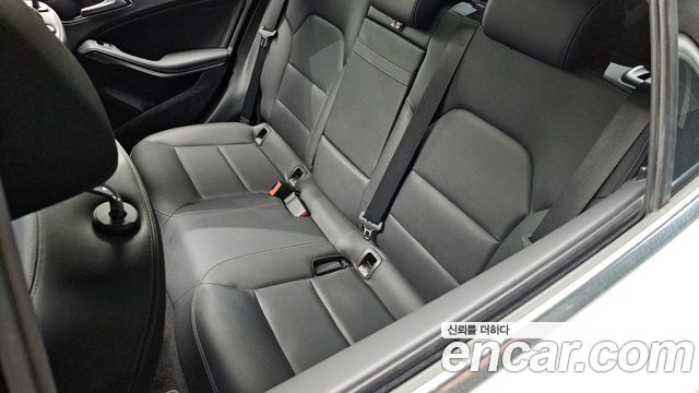 Mercedes-Benz GLA-Class 2018 — photo 31