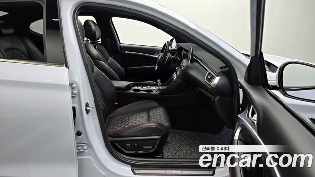 Genesis G70 2018 — photo 17