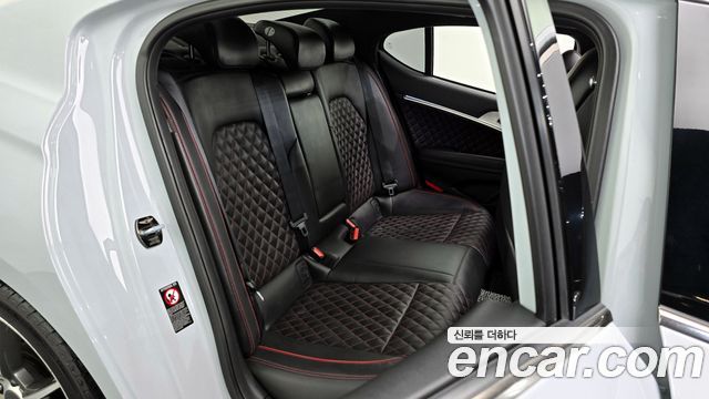 Genesis G70 2018 — photo 18