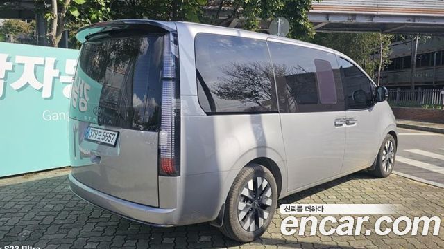 Hyundai Staria 2025 — photo 2