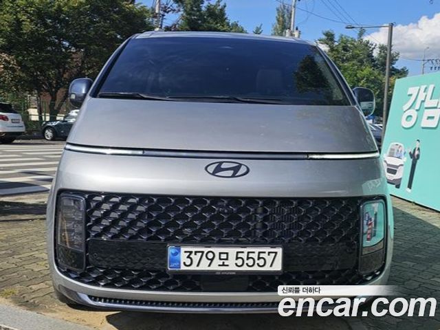 Hyundai Staria 2025 — photo 3