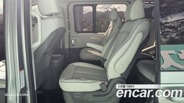 Hyundai Staria 2025 — photo 11