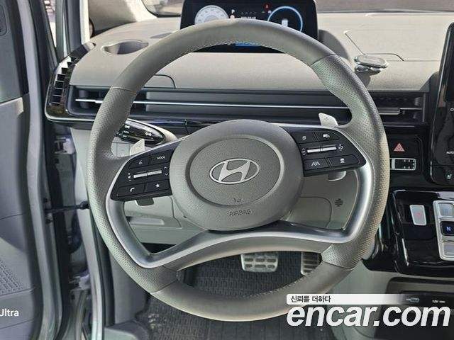 Hyundai Staria 2025 — photo 12