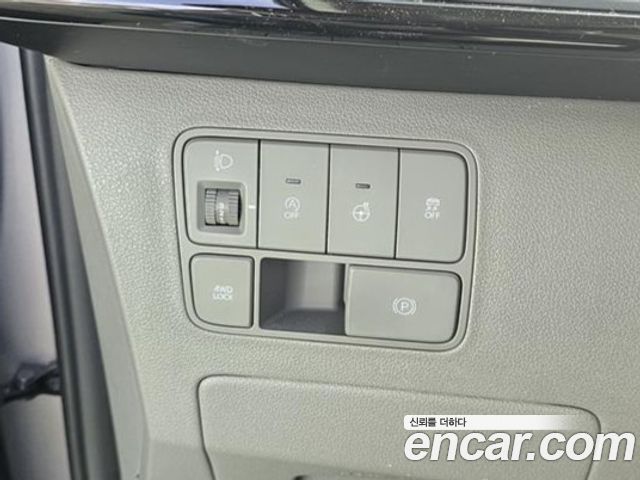 Hyundai Staria 2025 — photo 17