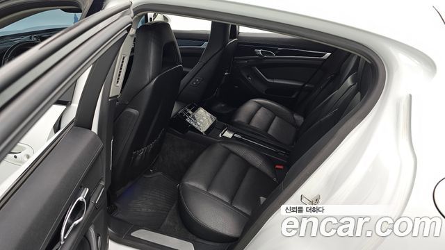 Porsche Panamera 2015 — photo 16