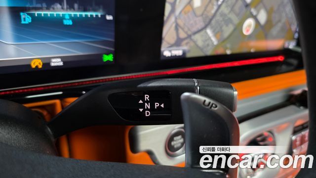 Mercedes-Benz G-Class 2022 — photo 12