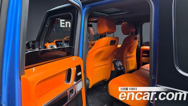 Mercedes-Benz G-Class 2022 — photo 16