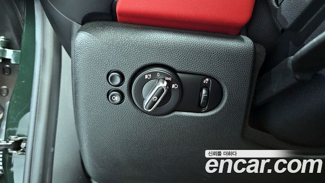 Mini Cooper 2019 — photo 22