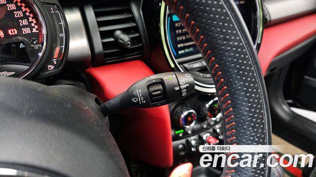 Mini Cooper 2019 — photo 23
