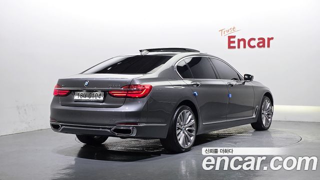 BMW 7-Series 2016 — photo 2