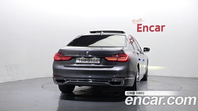BMW 7-Series 2016 — photo 4