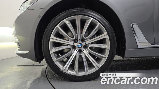 BMW 7-Series 2016 — photo 5