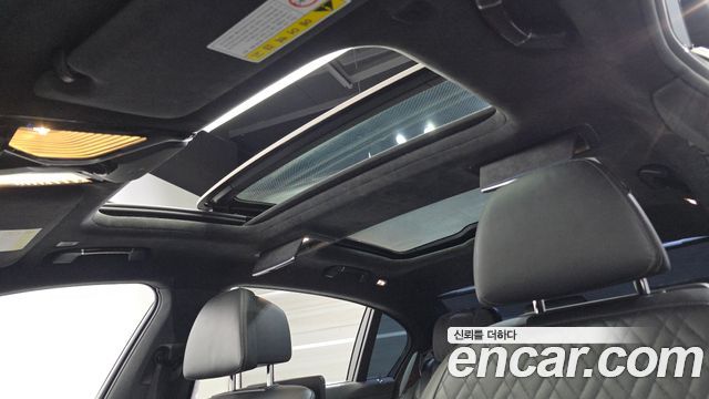 BMW 7-Series 2016 — photo 19