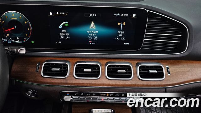 Mercedes-Benz GLE-Class 2020 — photo 13