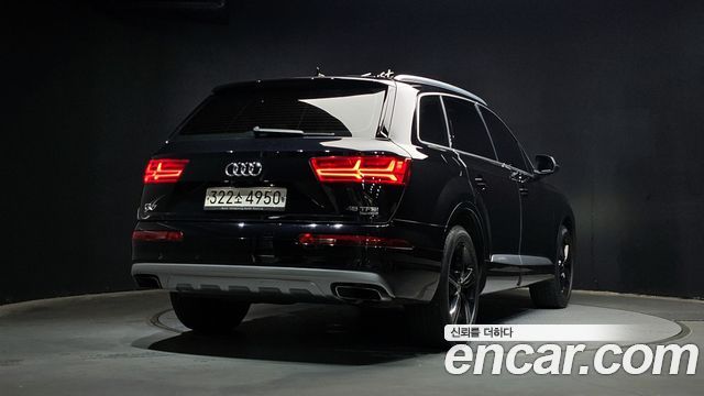 Audi Q7 2019 — photo 2