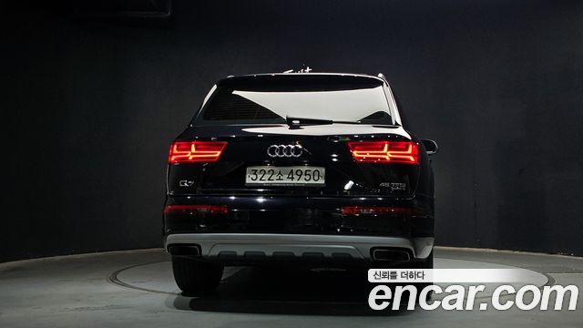 Audi Q7 2019 — photo 4