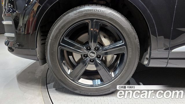 Audi Q7 2019 — photo 5