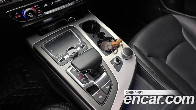 Audi Q7 2019 — photo 12
