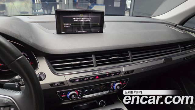 Audi Q7 2019 — photo 20