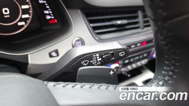 Audi Q7 2019 — photo 25