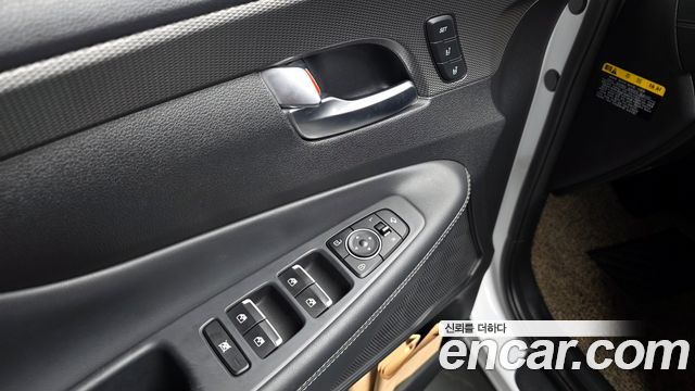 Hyundai Santafe 2019 — photo 24