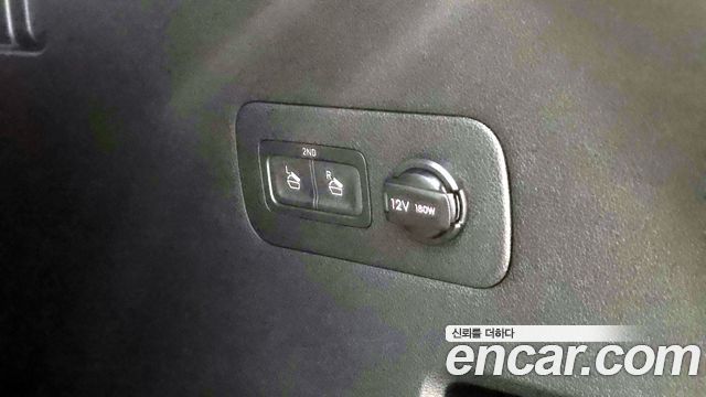 Hyundai Santafe 2019 — photo 37