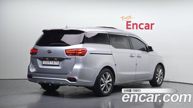 Kia Canival 2019 — photo 2