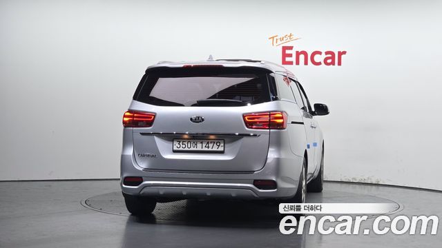 Kia Canival 2019 — photo 4
