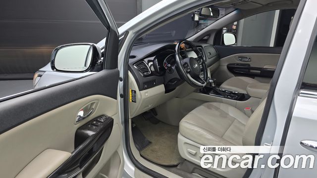 Kia Canival 2019 — photo 13