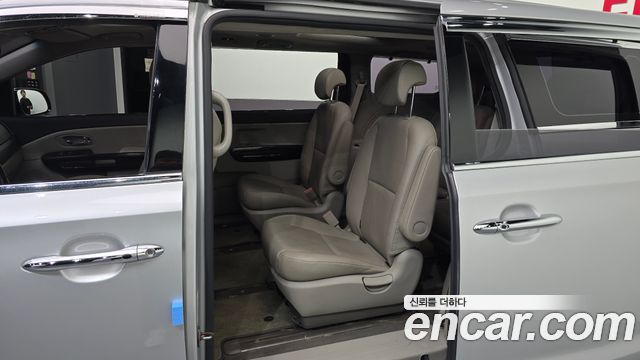 Kia Canival 2019 — photo 17