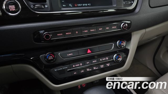Kia Canival 2019 — photo 24