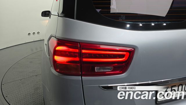 Kia Canival 2019 — photo 9