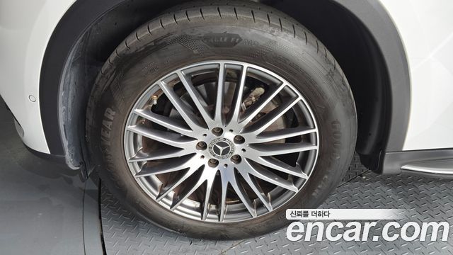 Mercedes-Benz GLC-Class 2025 — photo 5