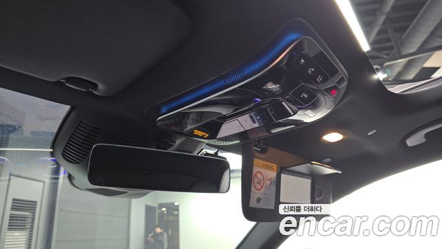 Mercedes-Benz GLC-Class 2025 — photo 16